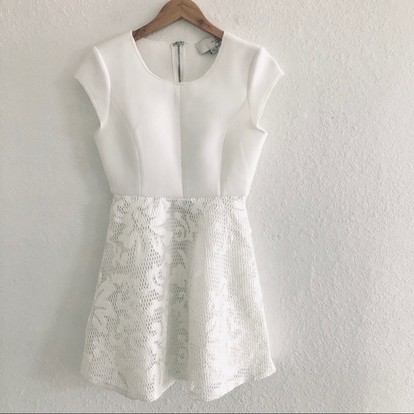 Anthropologie Dresses & Skirts - Anthropology J.O.A White Cap Sleeve Lace Dress SzS